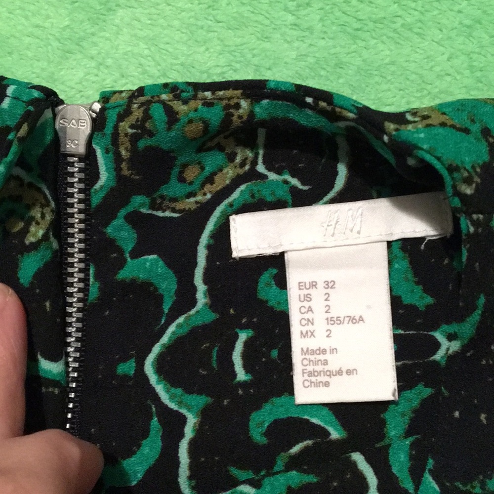 H&M blouse - Picture 2 of 8